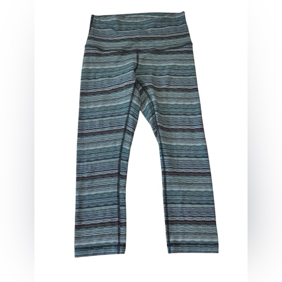 Lululemon Wunder Under Crop (Hi-Rise)
Space Dye Twist Sapphire Blue Multi sz 8 - Picture 3 of 8